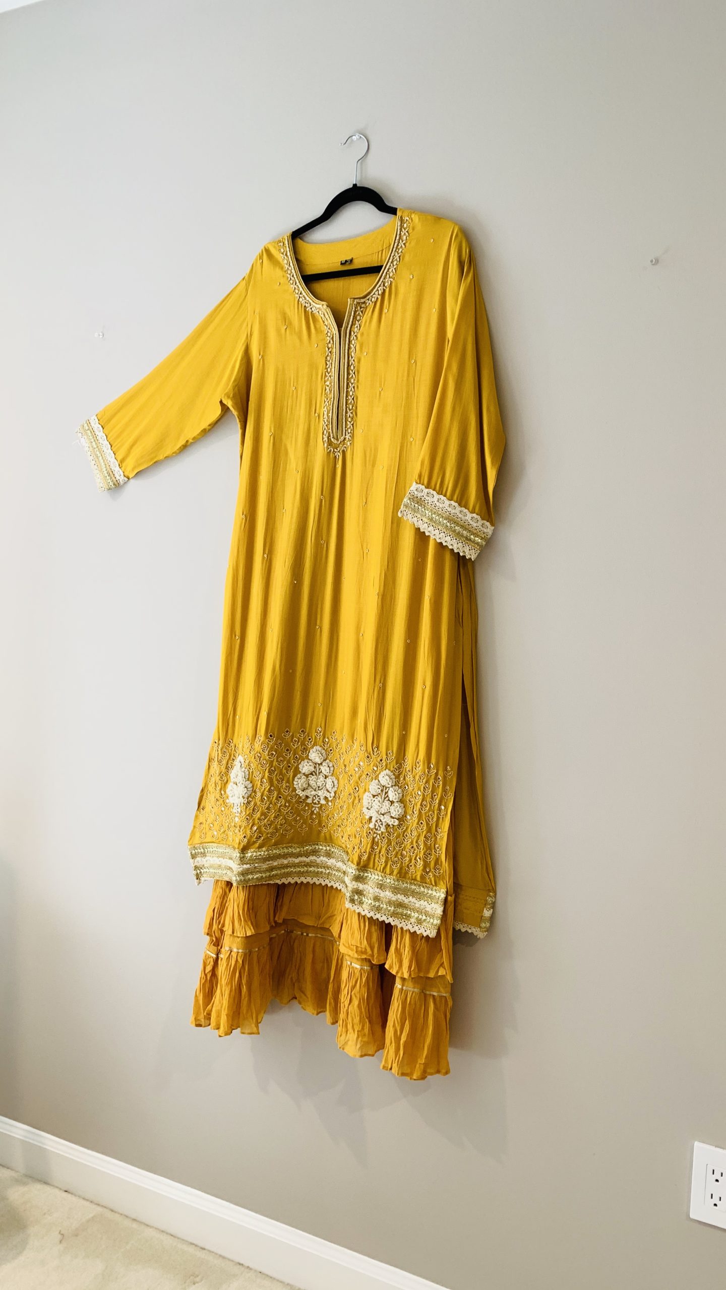 Golden yellow embroidered maxi dress Size 46 (3XL) - NetraDesignSolutions
